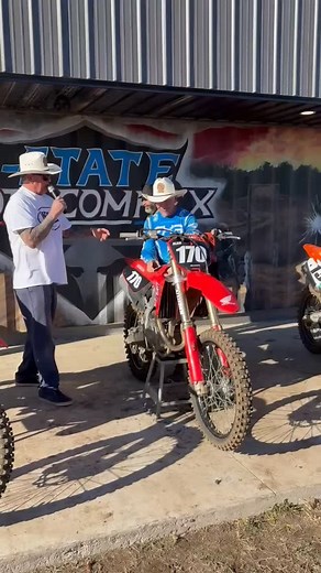 Interview with Wes Cain!!! Glad to somehow win the Bonnie and Clyde!!! Track was so demanding!!! First race on the Honda 💯🤘 | Randy Blair