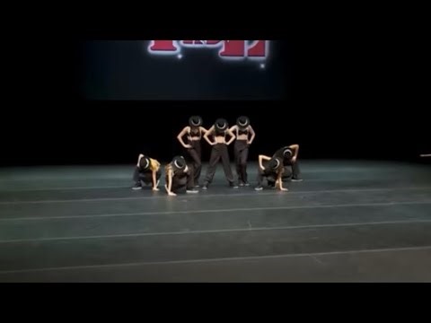 Dance Moms: Group Dance: Boss Ladies (S6, E18)