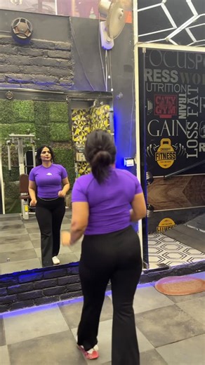 𝓟𝓪𝓶𝓶𝓲 𝓡𝓪𝓸🩵 on Instagram: "🩷💪 Style 1. “Purple pehna hai, PR todna hai.” 2. “Cute bhi, strong bhi – purple power.” 3. “Gym mode ON, excuses gone.” 4. “Aaj ka color – mehnat wala purple.” 5. “Lift heavy, look pretty.”😎😏"