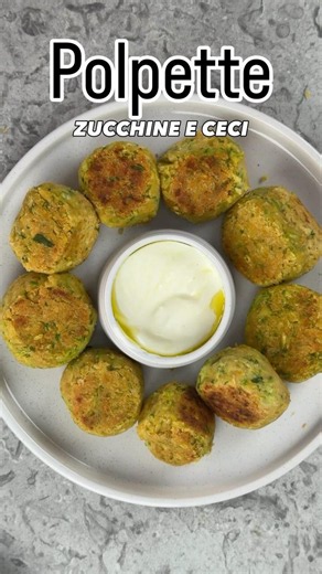 Zucchini and chickpea meatballs: an easy and tasty recipe
