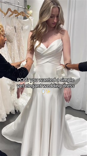 This wedding dress is truly a love first sight 🤍 #moonlightbridal #weddingdress #weddingdressideas