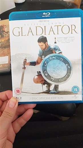 a closer look at the gladiator on dvd and blu ray
