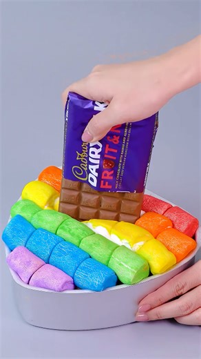 Easy and creative rainbow heart cake decorations