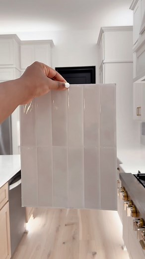 Comment: WALL To make these rental friendly - you wanna apply contact paper in between the walls or floors ☺️… key is to make sure the contact paper has a light hold that way it won’t rip out the paint or chip your flooring … 🤎 | decor.snippets