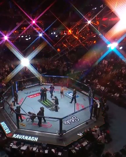 IT'S MAIN EVENT TIME! 🗣️ Brandon Moreno taking on Lone'er Kavanagh for five rounds if needed! Who you got!? #UFCMexico | UFC