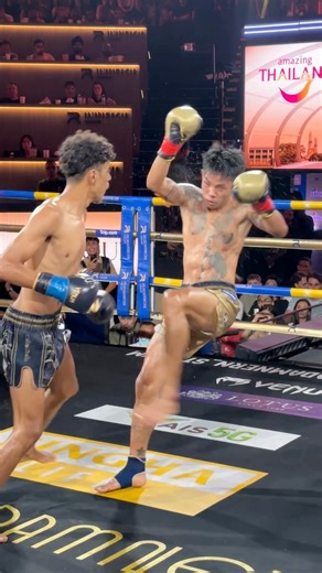 They were going at it just now at Rajadamnern Knockout! Thailand vs Morocco 🔥 Friday Fights at Rajadamnern Stadium เวทีราชดำเนิน #muaythai #combatsports | Muay Thai Authority
