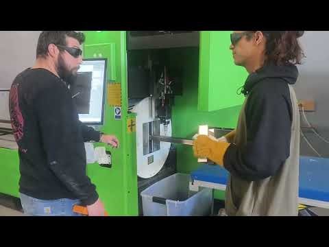 Automatic loading and unloading cnc tube pipe fiber laser cutting machine used in America