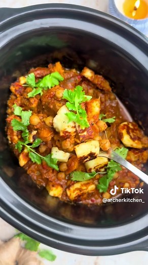 Slow Cooker Paneer Chickpea Curry 🍛 370 cals • 20g protein • under 10 mins prep Cosy, comforting and perfect for busy nights. Full recipe 50 high-protein slow cooker meals are in my Healthy High-Protein Slow Cooker eBook 🔗 Link in bio for all the above! Enjoy #slowcooker #paneercurry #easyhealthymeals #highprotein #archerkitchen