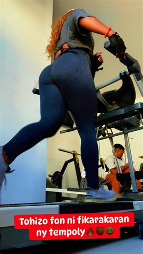 12K views · 449 reactions | Reo exemples na EXERCICES FESSIERSafk ataonji Ani @salle (15 X3) ÉCHAUFFEMENT ako teto zao TAPIS 15mnts adino ni manw ÉTIREMENT Keli @faran #fitgirl #glutesworkout | Yvanna Tout Court | Facebook