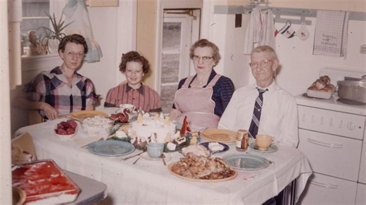 5 table etiquette rules from the 1950s that few people follow today