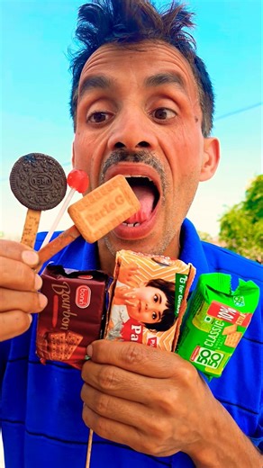 Yummy 🤤 Sundae spin icecream 🍦aur Parle_G biscuits 🍪 #oreobiscuits#50=50#shortsfunny#shortsfeed