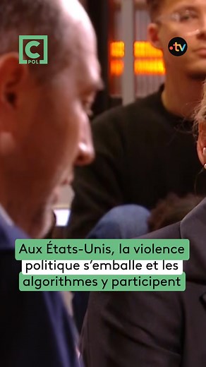 Dans #CPolitique, on revenait sur l’ascension de Charlie Kirk, figure de l’alt-right américaine et voix de Trump auprès de la jeunesse. Un extrait pour comprendre comment la dérégulation des algorithmes et l’explosion de la désinformation transforment en profondeur la vie politique. 📺 À (re)voir sur france.tv 🔗 (Lien en bio) 🎧 En podcast sur toutes les plateformes #etatsunis #charliekirk #algorithme | C Politique