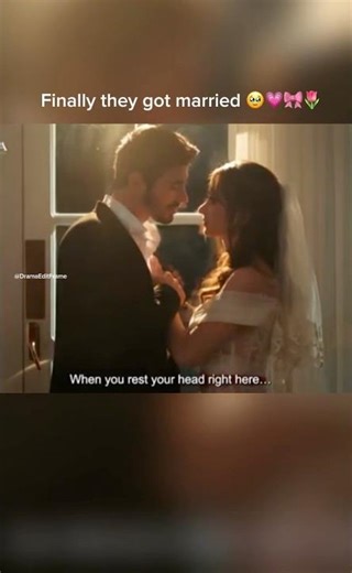 The way he kiss her shoulder 🥹💗🎀🌷 #arafta #ateş #mercan #turkishseries #trending