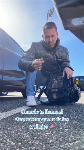 Cuando te llama el contractor que te da los trabajos . 🚧🇺🇸 . . #contrac... | Kamilopenin