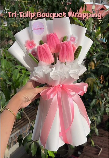 Fuzzy Tulip Bouquet Wrapping Tutorial