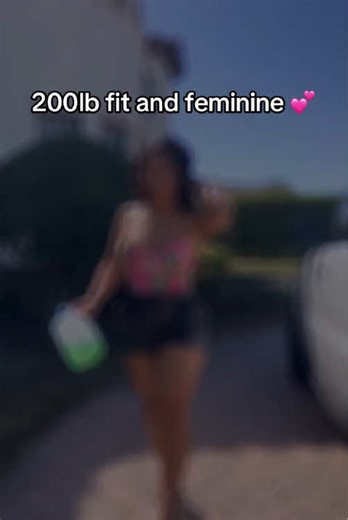200lbs Fit and Feminine Women: Strength and Grace