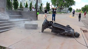 86K views · 1.7K reactions | WATCH: A group of protesters pulled down a statue of Christopher Columbus Wednesday outside the Minnesota State Capitol. Read more: https://cbsloc.al/2B0Jxbe | WCCO & CBS News Minnesota | Facebook