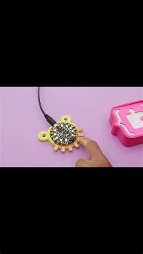 Built a mini synthesizer with capacitive touch using Circuit Playground Express! Learn guide, files and more! https://learn.adafruit.com/touch-tone-for-circuit-playground-express https://youtu.be/2MKndPYqgps #adafruit #3dprinting #cncmilling #makecode #circuitplayground | Adafruit Industries | Facebook