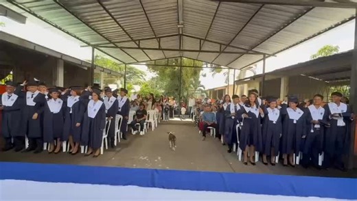 Videos de 🪫d_xniela (@daniela2010257) con “sonido original - PAULA ANDREA 🌴”