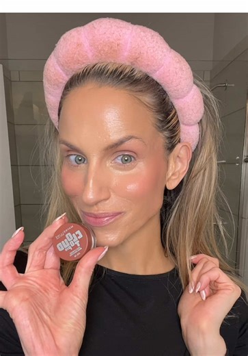 Meet your new makeup obsession: Maybelline CloudTopia Cheek and Lip Mousse. ✨ It’s literally a dream in a jar—light as a cloud, yet packed with pigment for that perfect blurred, matte finish. Whether you’re going for a soft, sheer flush or a bold statement, this mousse glides on effortlessly and stays put all day. Oh, and it’s transfer-resistant, crease-resistant, and sweat-resistant, so your look stays flawless no matter what. One product for cheeks and lips? Yes, please. I’m officially obsesse