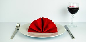 【ᐅᐅ】Servietten falten Fächer Anleitung - Einfach Papierservietten falten!