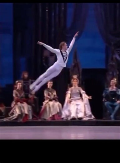 Swan Lake - Denis Rodkin - Siegfried Variation III Act #ballet #dance #balé #dancer #dance #bale