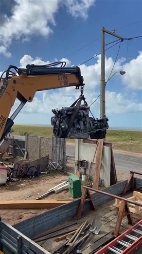 CORAÇÃO DO BARCO ⛵️ ⚙️ #estaleirodomamão #estaleiro #barcos #carpintaria #mecanica #motor #MWM | Estaleiro Do Mamão