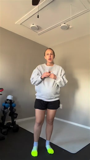 As someone who’s had ITB syndrome and helped hundreds of runners get rid of it, I recommend strengthening all parts of the glutes and focusing on single leg stability. If you can’t properly load your glutes, your pelvis is more likely to drop and your knee can cave in. Even with the pain on the outside of the knee, the source of the pain is at the hip. For a full rehab plan for runners to get rid of ITBS, go through the Hip Rehab Program (has helped over 1,000 runners): linked in bio | Dr Lisa D