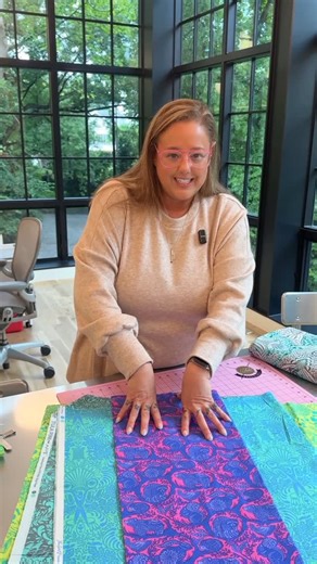 Tula Pink on Instagram: "My Favorite Two-Color Fabrics! • #tulatalk Happy Tuesday! I’m Tula and today we are talking about my Top 5 most favorite two-color prints that i’ve designed which don’t always get the same love as the others! 💖🤩💖✨ #tulapink"