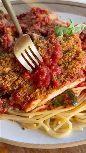 Garlic & Herb Panko Chicken with Red Sauce (GF/DF). Full recipe in the description! #dairyfree