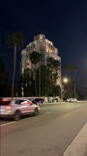 Los Angeles Architecture: Sunset Tower Hotel