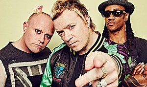 The Prodigy a eliberat pasărea de noapte: "AWOL" (Strike One) - AUDIO