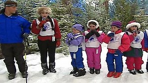 Watch The Nanny Season 6 Episode 9 - Oh, Say, Can You Ski?