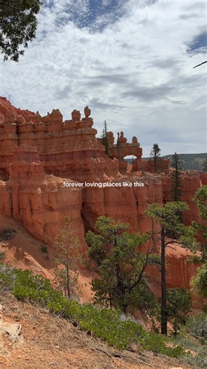 love finding trails that suprise you with an arch #utah #travel #hiking #southernutah