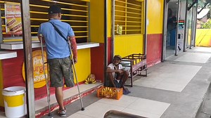 Nilapitan ko ang matandang nakaupo sa gilid nagtitinda ng saging #ReneOC | Rene OC Vlogs