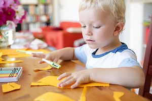 Fünf einfache Bastelideen für Kleinkinder - KiTa.de