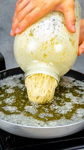 The trick that bakers hide! Here's how to bake the best bread! Ingredients: vegetable oil: 100 ml (3.4 fl oz) butter: 200 g (7.1 oz) dried yeast: 8 g (0.3 oz) sugar: 10 g (0.4 oz) flour: 500 g (18 oz) salt: 10 g (0.4 oz) cheddar: 150 g (5.3 oz) | Cookrate