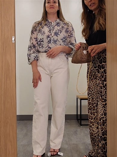 Looks Elegantes com Calça Branca no Provador