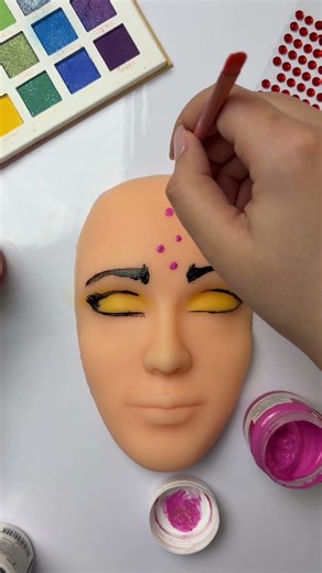 5 Steps to Comic Book Makeup #asmr #makeup #sfxstore #cosmetics #beauty #art #lipstick #makeupartist