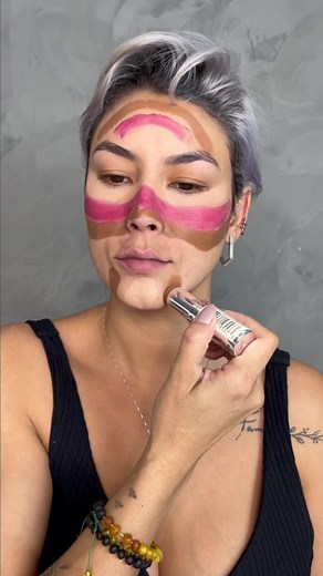 Makeup Application Tips for Silver-Haired Beauties