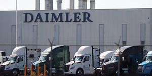 Daimler Truck’s Japan Unit, Foxconn to Set Up Electric Bus Maker