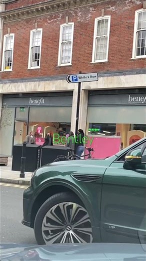 Bentley Flexing in Spitalfields! 💎 London Street Style 2026 #Shorts