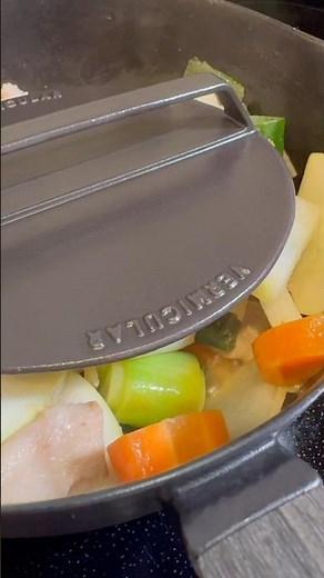 バーミキュラユキヒラで上品豚汁🐷出汁要らず！ #料理 #簡単レシピ #vermicular #バーミキュラ #料理動画 #簡単料理 #cooking #節約 #自炊 #腸活 #美肌 #おうちごはん