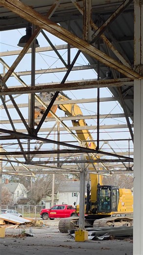 Demolition begins on Bay county Flea Market. | Bay City History and Mysteries