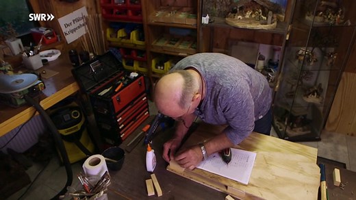 Handwerkskunst: Wie man eine Krippe baut
