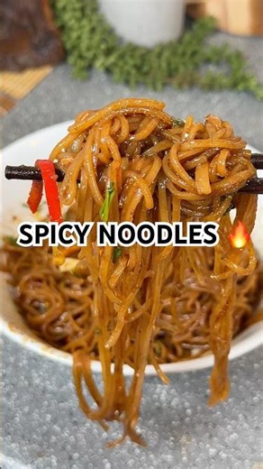 Spicy Oyster Sauce Rice Noodles with Egg | Easy Chili Garlic Noodles
