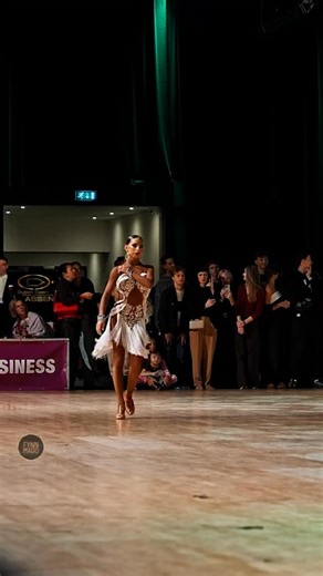 16K views · 1.3K reactions | Dame un GRRR 懶 // Sick Beats at Open World Under 21 Latin Championship at @dutch_open Assen 2025 Find all videos from this year’s Dutch Open at fynnmago.de ️✨ #dancers #samba #trend #dameungrr #grr #rhythm #dutchopen #dutchopenassen #dancesport #dance | fynnmago.pov | Facebook