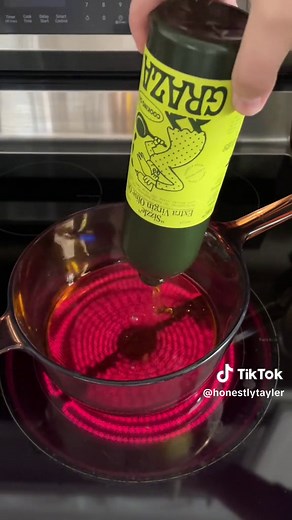 Making basil infused olive oil is so simple but can seriously elevate any pasta, pizza or salad 🍃 Here’s what you’ll do: - Remove basil leaves from stems - Wash basil in a salad spinner and dry very, very well - Heat roughly 750ml of olive oil in a large saucepan to 230°F (I’m a @Graza girly but use your favorite) - Test oil by adding one leaf of basil and make sure it doesn’t sizzle up super fast - Add roughly 4 cups of basil and simmer on low for 5 minutes - Remove from heat then cover and le