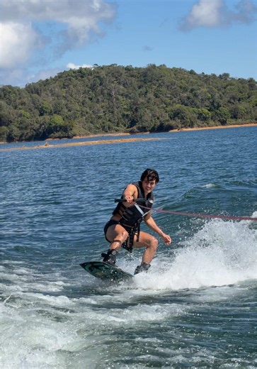 Mientras uno está vivo uno debe amar lo más que pueda 🌊🏄🏽‍♂️💚 | amar y vivir