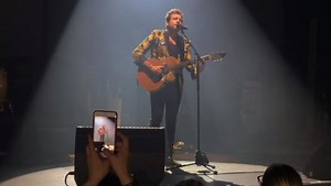 Montpellier : l'élégant hommage de Matthieu Chedid à Johnny Hallyday